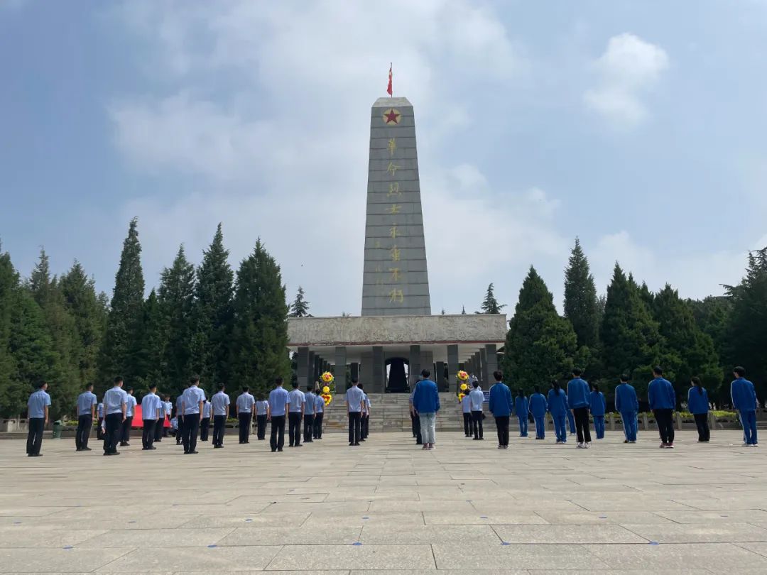 临汾烈士陵园 纪念碑与纪念设施